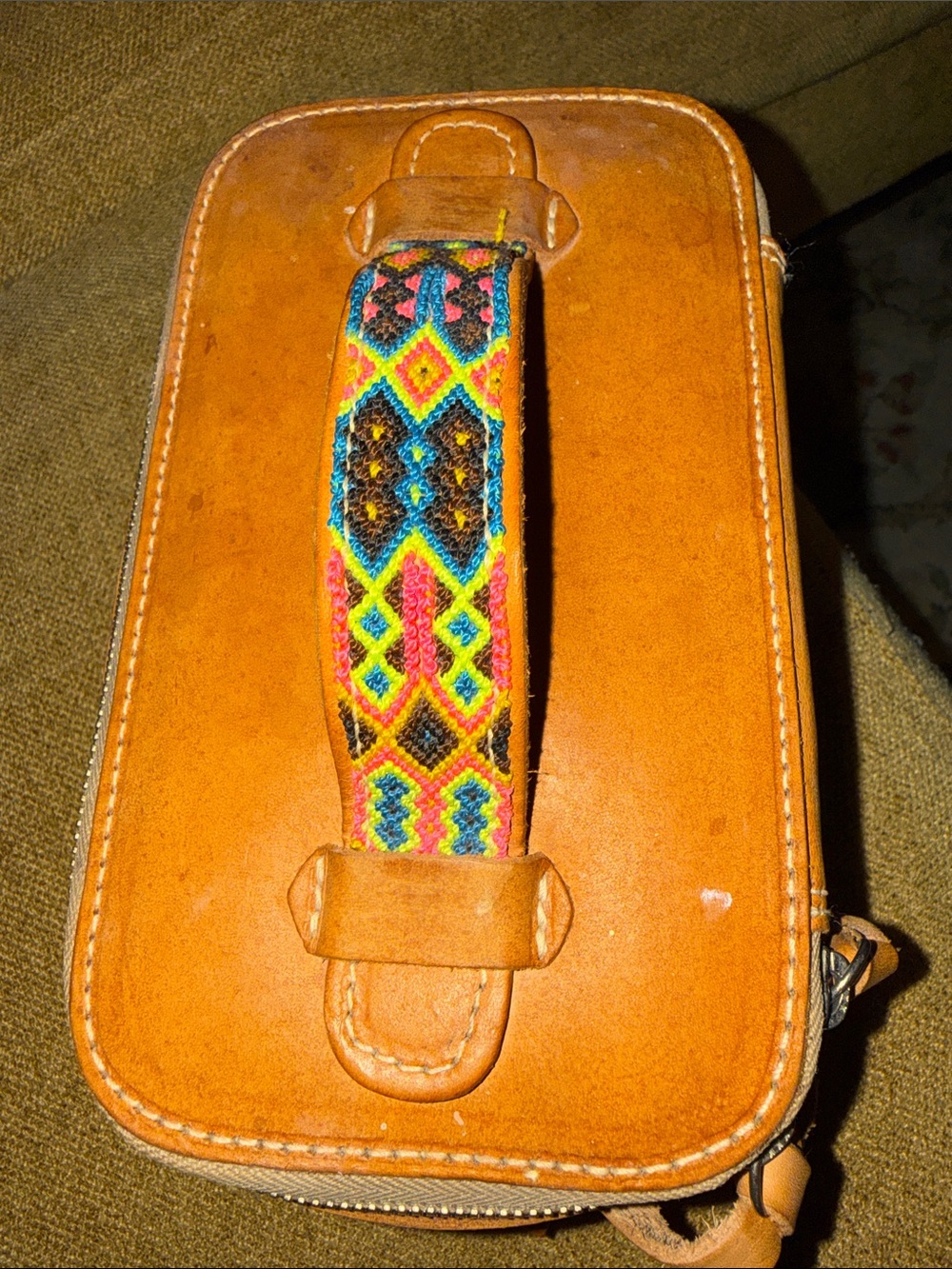 Consuela Diego Small Traincase with Colorful Handle - Picture 2 of 8